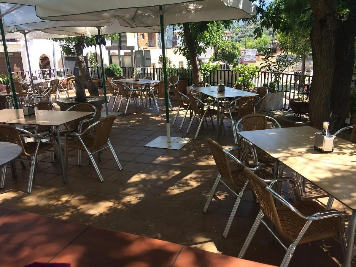El Cruce Hornos Hotel