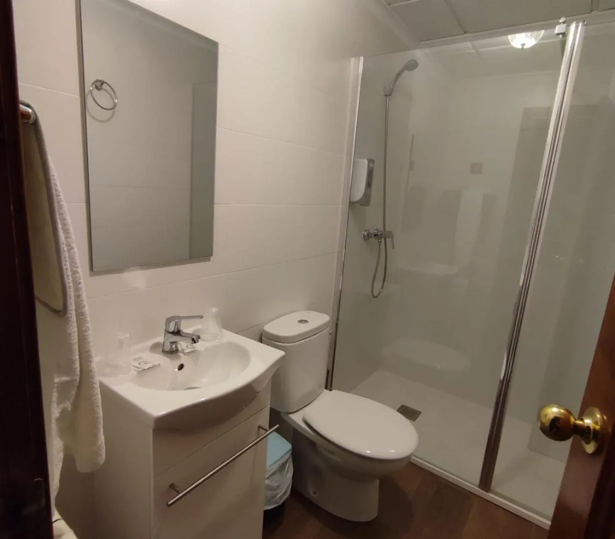 Hotel El Cruce Hornos